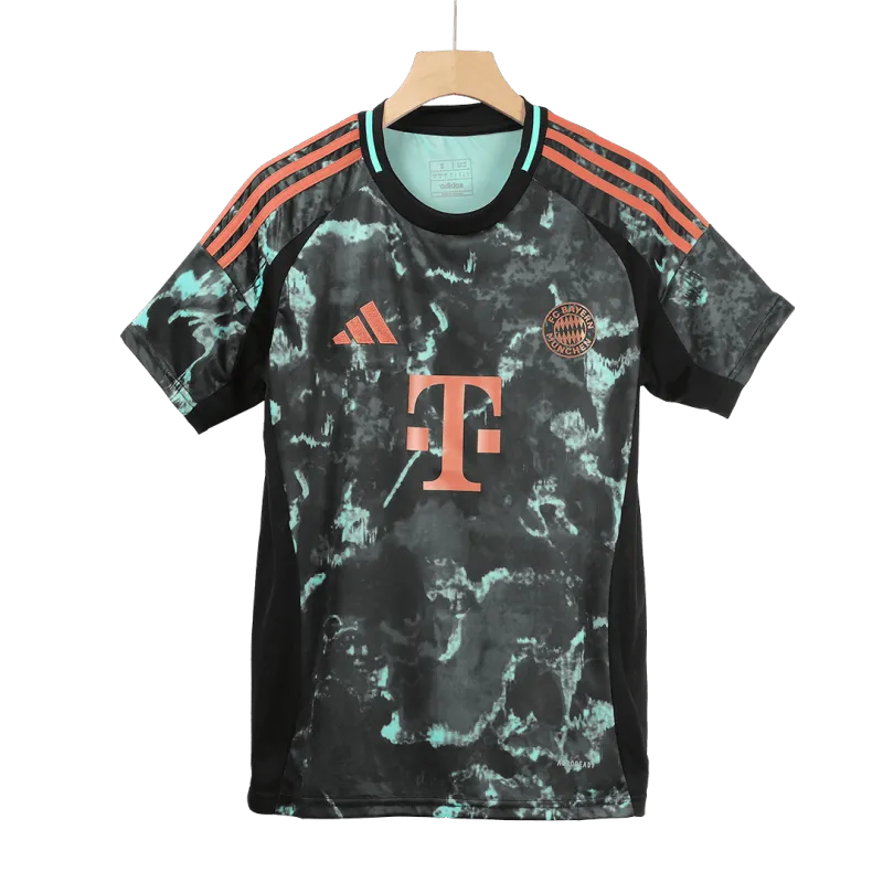 Divisa da trasferta del Bayern Monaco 2024/25