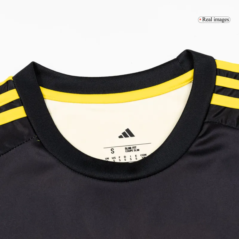 Malla de casa del Club América femenino 2025/26