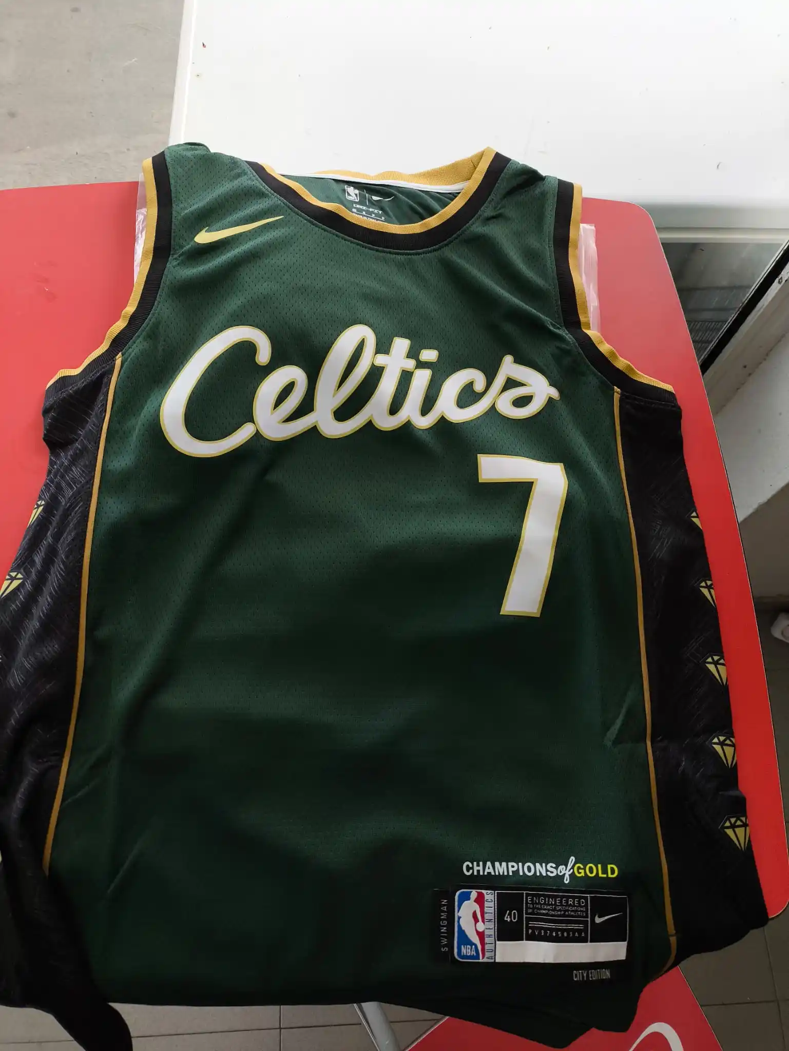 2023/24 Boston Celtics City Edition Jaylen Brown #7 Heren Jersey fotoreview