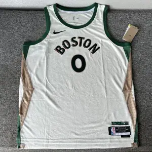 Anklicken für Vollbildansicht 2024/25 Boston Celtics City Edition Jayson Tatum #0 Men's Jersey photo review