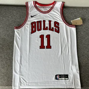 Recensione fotografica della maglia dei Chicago Bulls 2023/24 di DeMar DeRozan: #11 Men#039