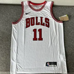 Anklicken für Vollbildansicht 2023/24 Chicago Bulls DeMar DeRozan #11 Men's Jersey photo review