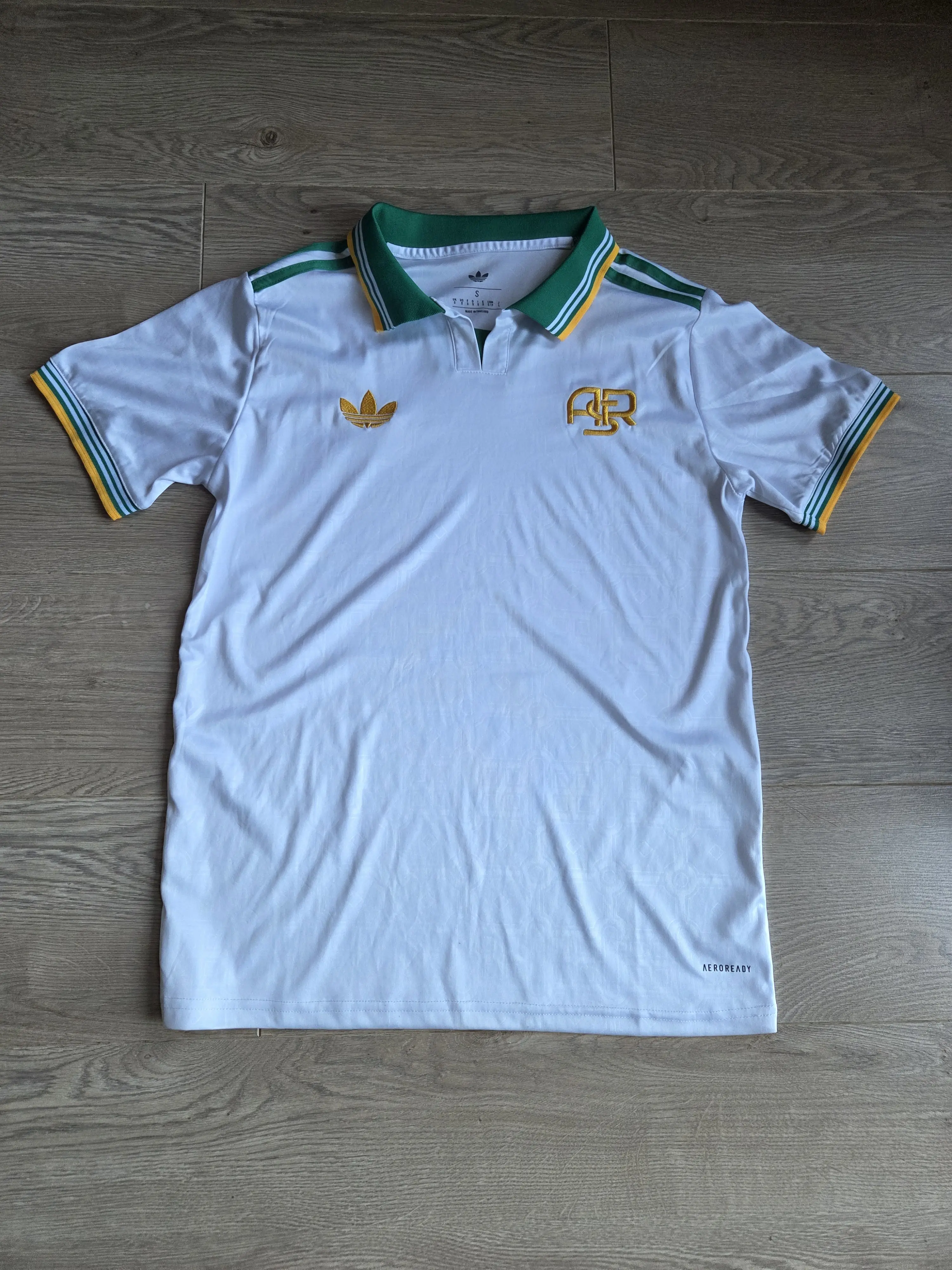 Anklicken für Vollbildansicht 25/26 Roma third away Soccer Jersey photo review