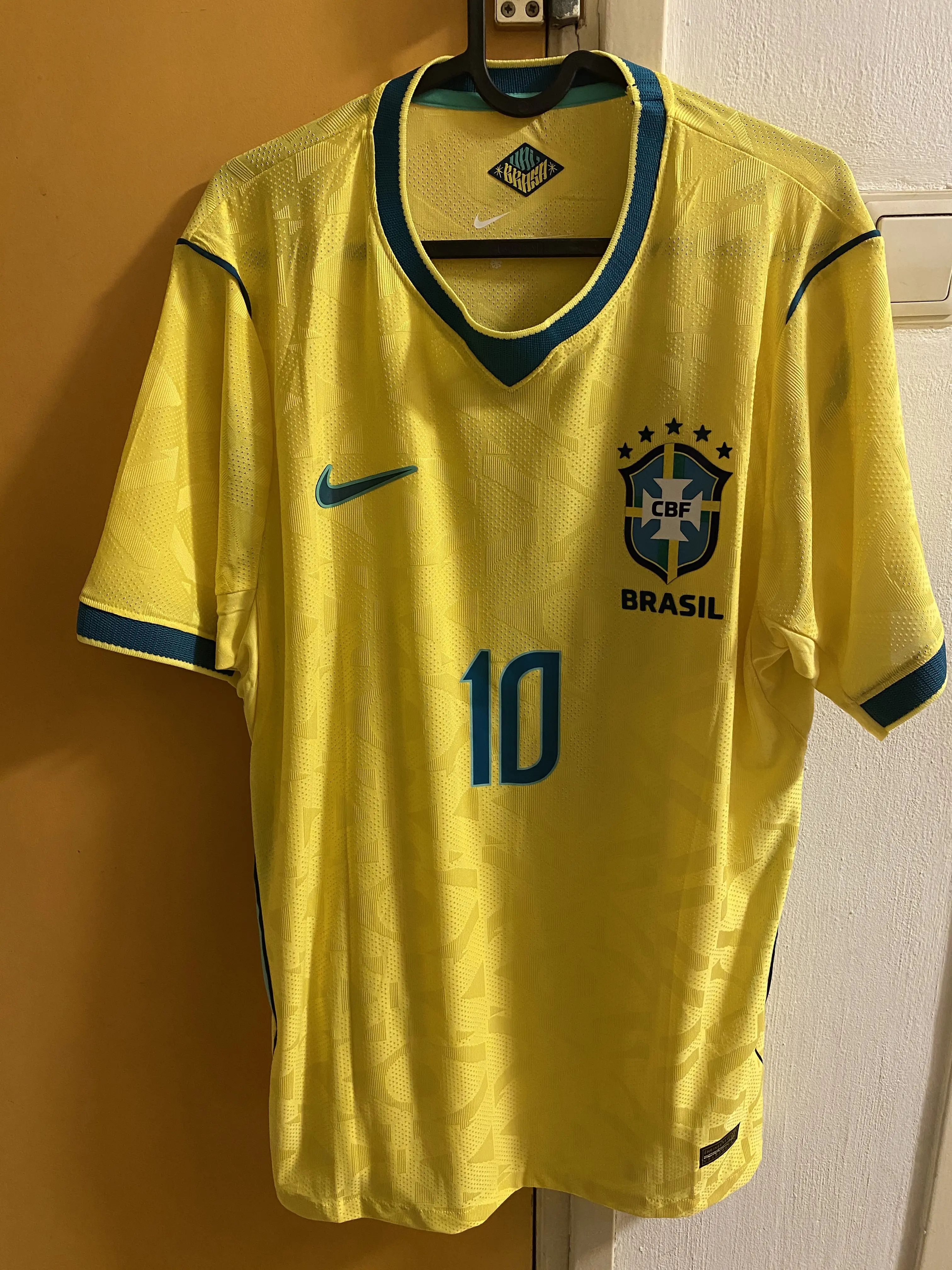 Jersey Brazil Soccer 2026 World Cup Home Player Version photo review