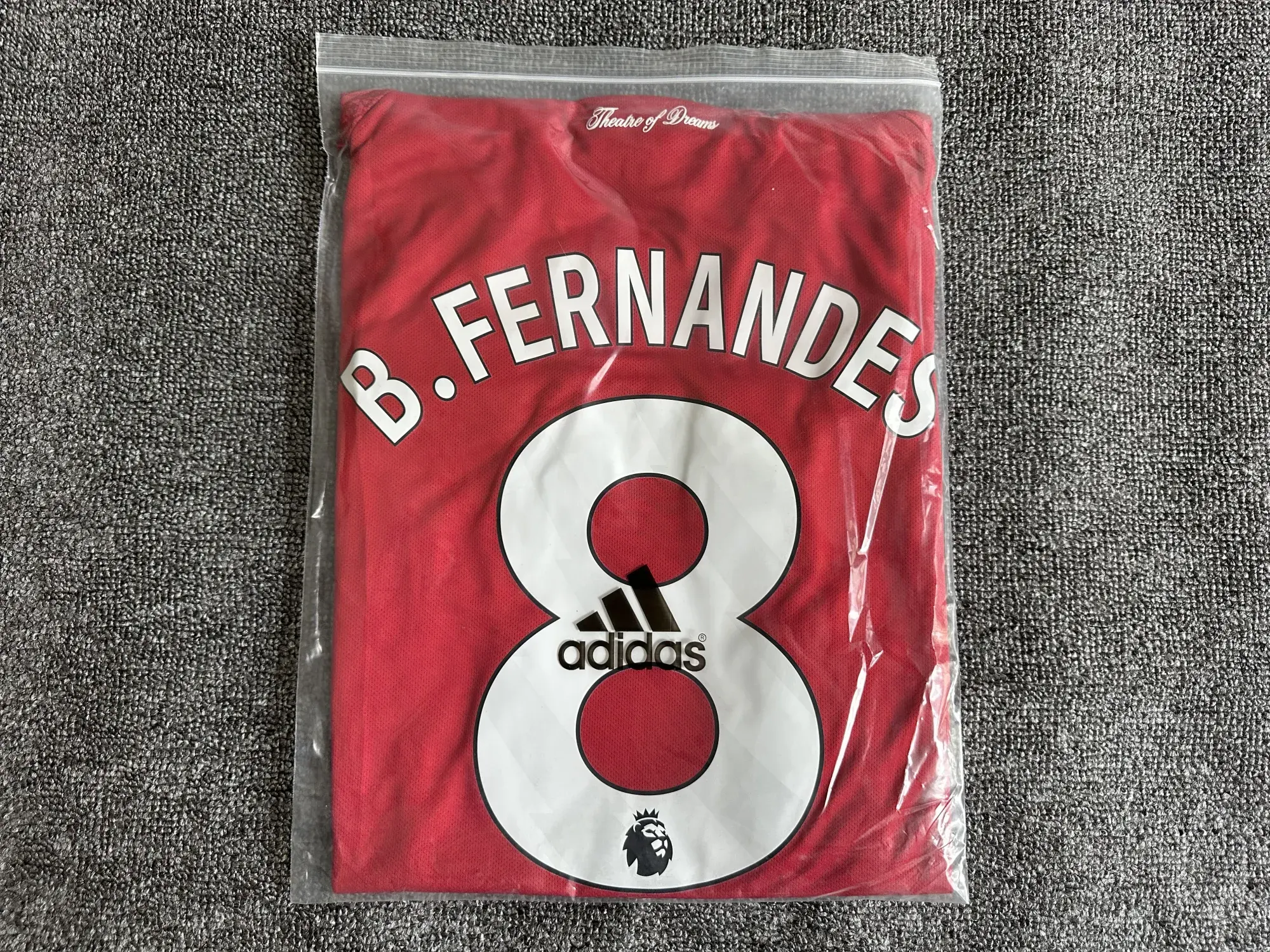 Fare clic per visualizzare lo schermo intero Recensione fotografica della maglia da calcio casalinga del Manchester United 2025/26