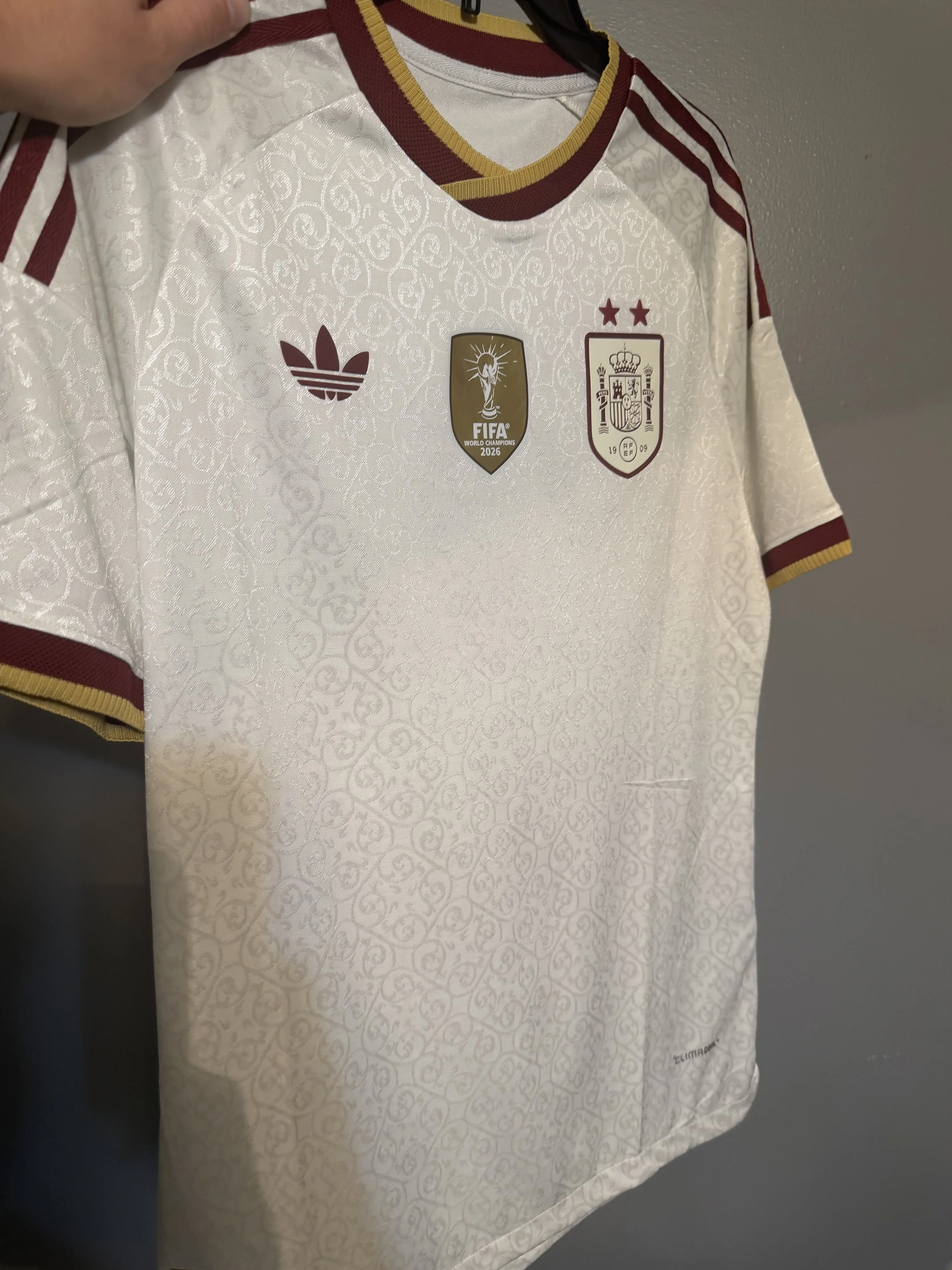 Fare clic per visualizzare lo schermo intero Two Stars 2026 World Cup Spain Away Player Version Jersey photo review