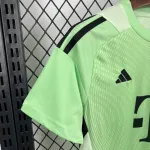 25/26 Bayern Munich Goalkeeper Kids kit