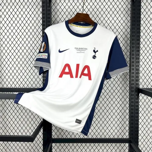 Maillot domicile de Tottenham, vainqueur de la Ligue Europa 2024/2025
