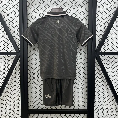 24/25 Real Madrid third away game Kids kit