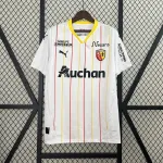 24/25 Lens dritte auswärts weißes Fußballtrikot 24/25 Lens drittes auswärts weißes Fußballtrikot