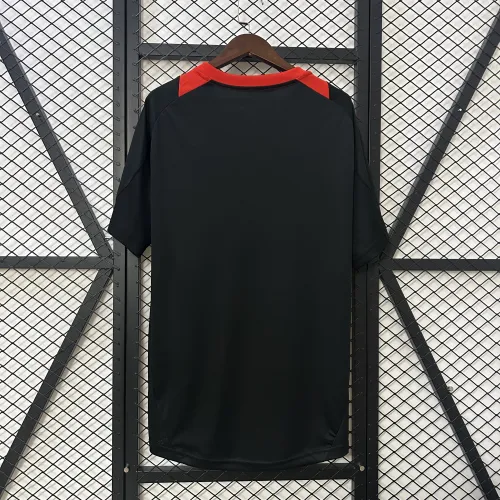 25/26 Internacional Training Black and red Jersey