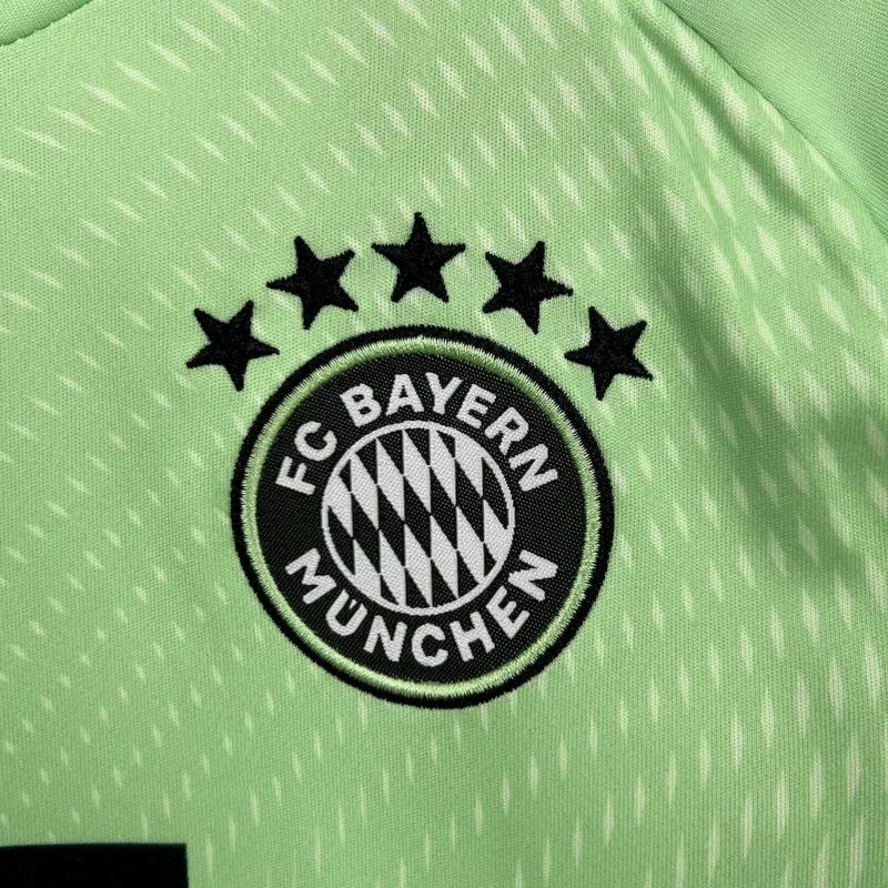 25/26 Bayern Munich Goalkeeper Kids kit