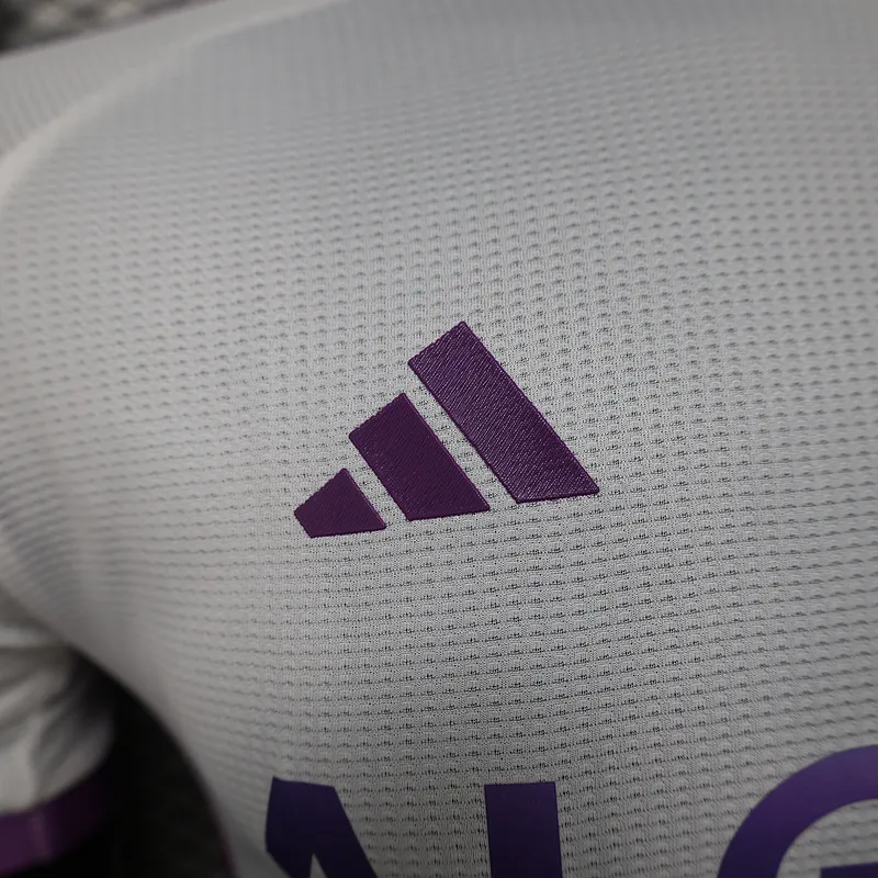 Maillot de football blanc et violet, version spéciale Algérie 2025