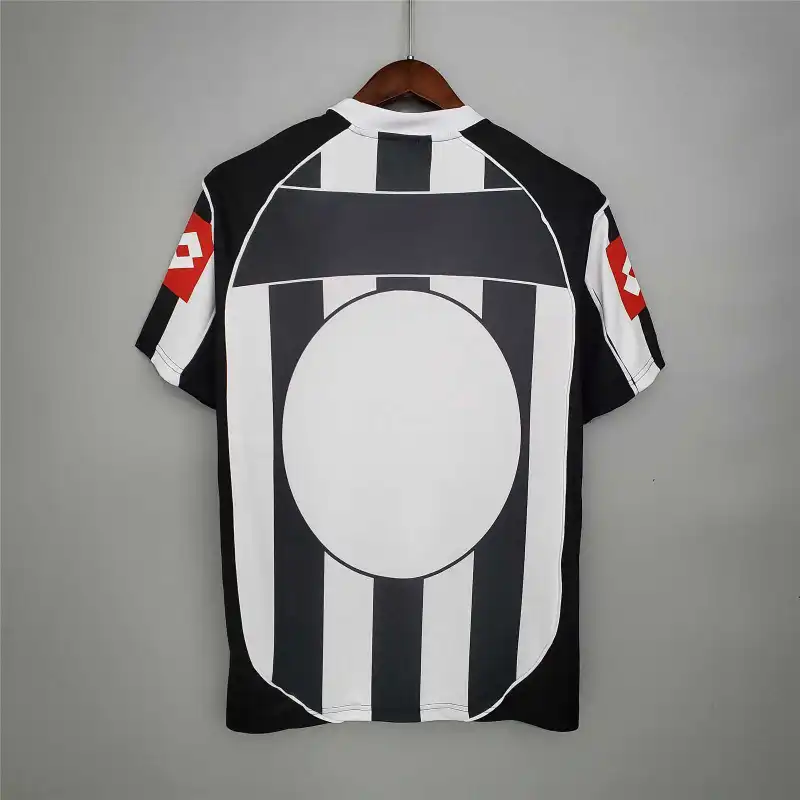 02/03 Juventus home Retro Soccer Jersey