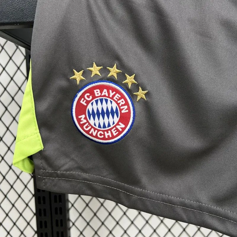 25/26 Bayern Munich Black Goalkeeper Kids Kit