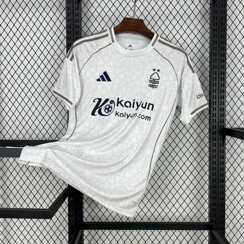 Camiseta de fútbol del Nottingham Forest para partidos fuera de casa de la temporada 25/26