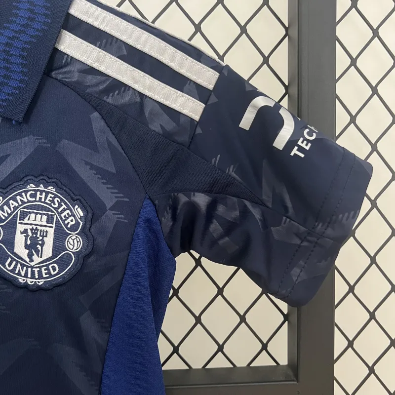 24/25 Manchester United away kids kit