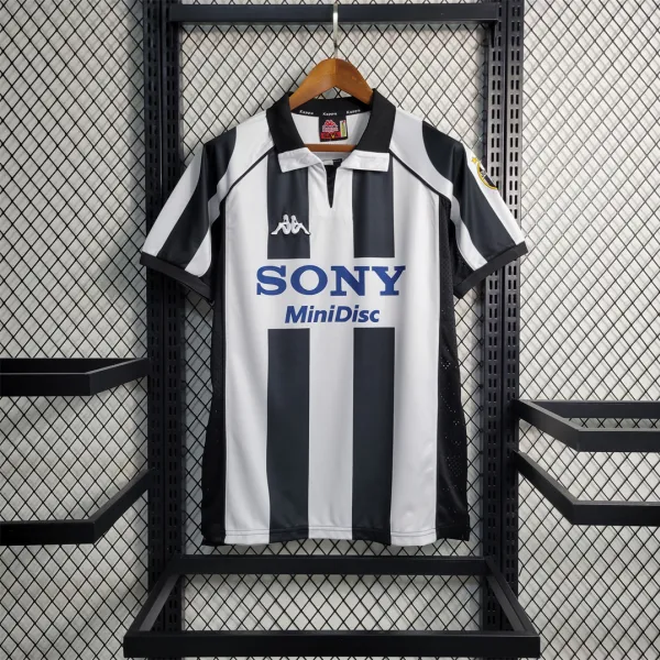 Juventus 97/98 retro soccer jersey - A-Grade Quality Detail View