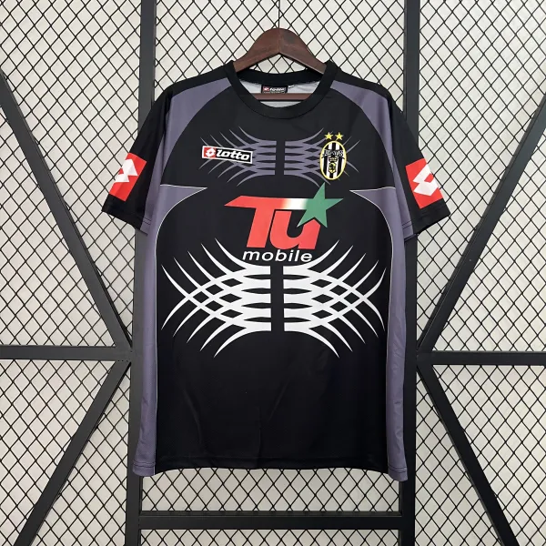 Juventus 01/02 retro goalkeeper jersey - A-Grade Quality Detail View