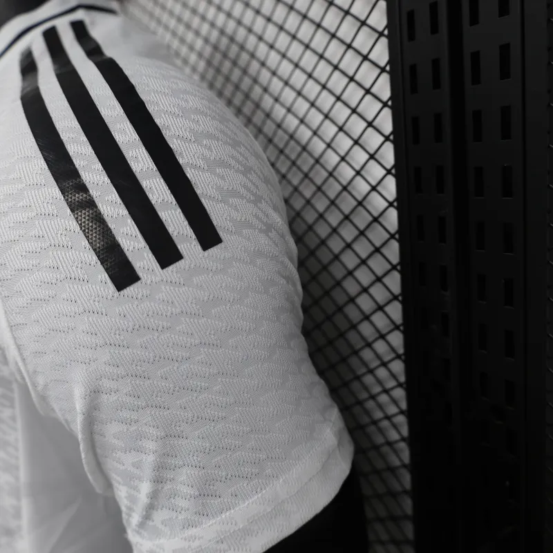 24/25 Camisola do Real Madrid versão jogador em casa
