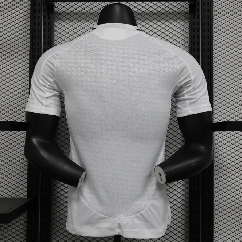 24/25 Camisola do Real Madrid versão jogador em casa
