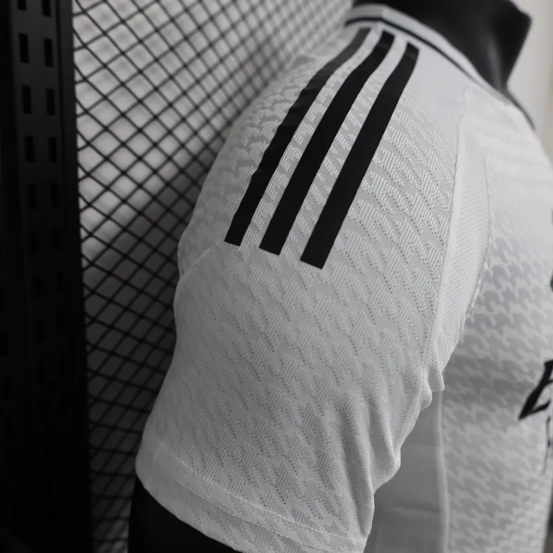 24/25 Camisola do Real Madrid versão jogador em casa