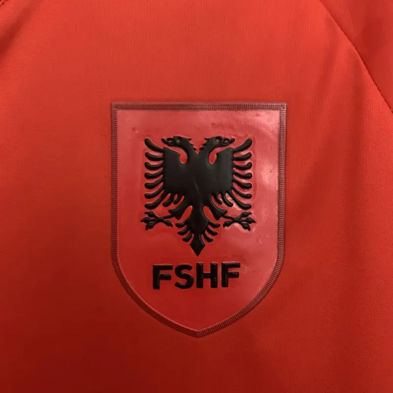 Maillot de football rouge domicile de l'Albanie 2025