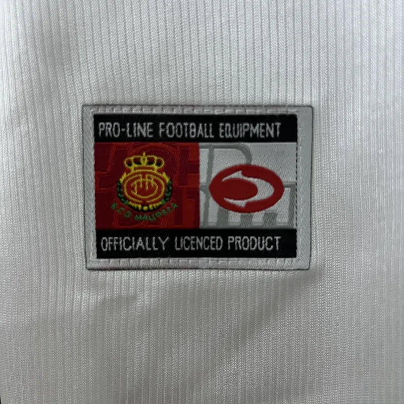 01/02 Mallorca Wit Retro Voetbal Trui