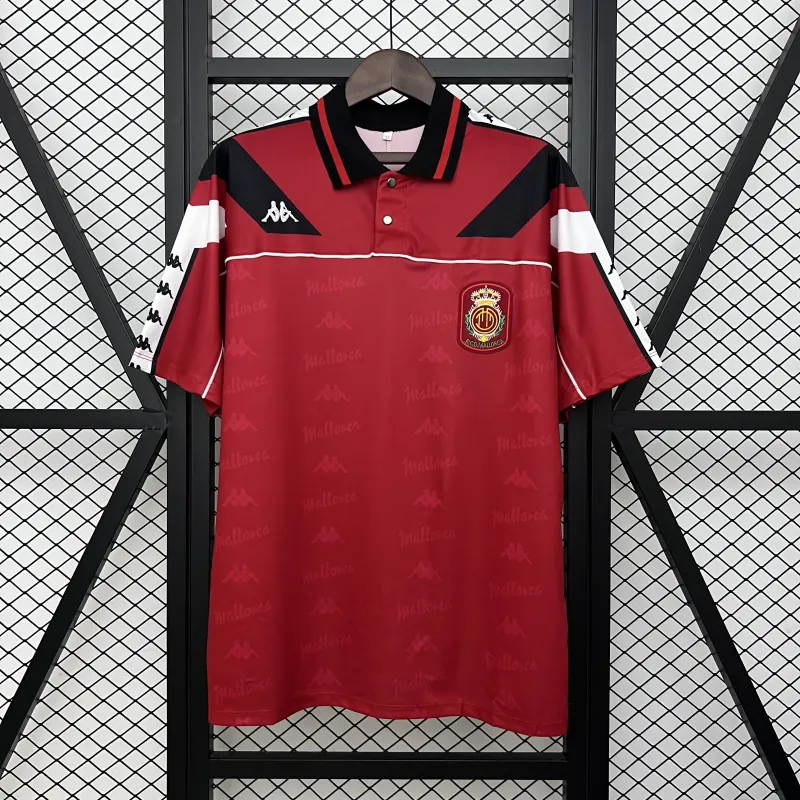 Maillot de football rétro rouge de Majorque 94/95