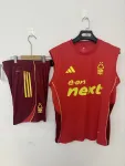 25/26 Nottingham Forest Rote Weste Ärmellos Trainingstrikot 25/26 Nottingham Forest Rote Weste ärmelloses Trainingstrikot