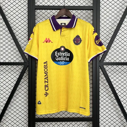 Camiseta de fútbol del Real Valladolid, tercera para partidos fuera de casa, temporada 2025/26