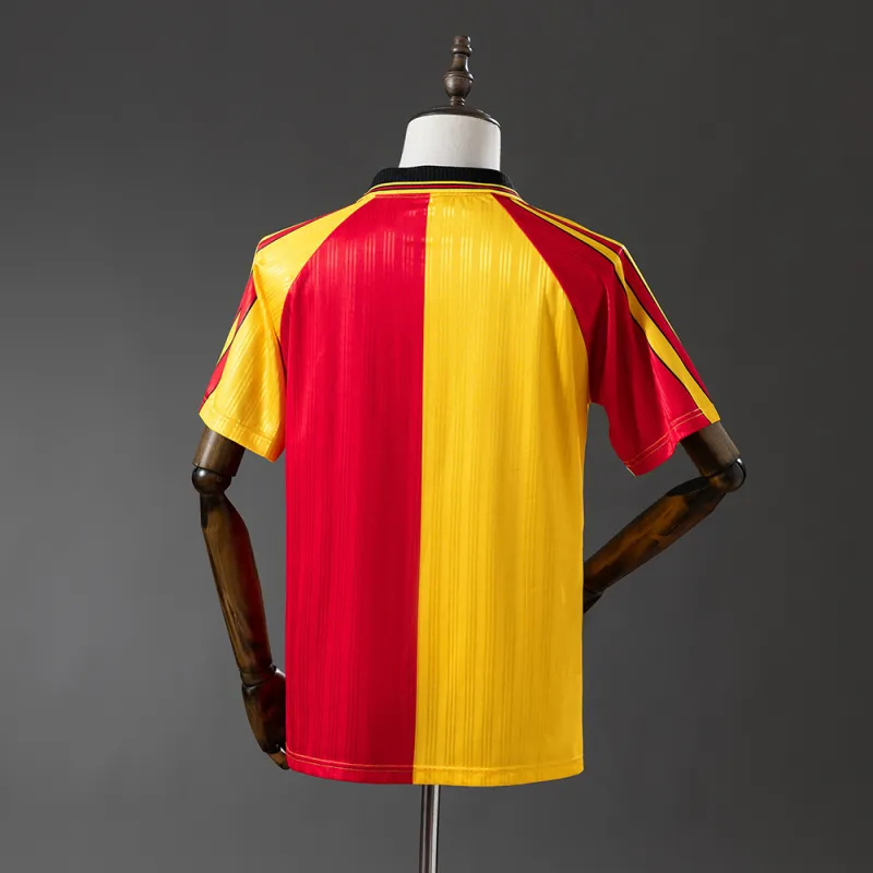 Camisola de Futebol Retro do Galatasaray de 1997/98