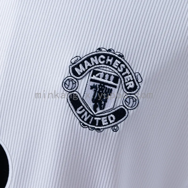 Camiseta de manga larga retro del Manchester United para partidos fuera de casa de la temporada 2000/01