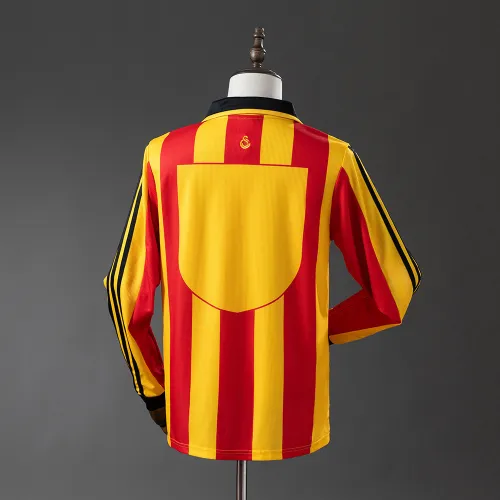Maglia da casa Galatasaray stagione 1999/2000, modello retrò a maniche lunghe