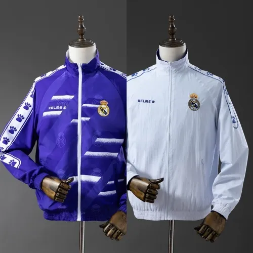 Casaco tipo trench reversível do Real Madrid 25/26, branco e roxo