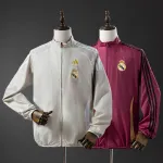 Veste réversible coupe-vent Real Madrid 25/26, beige et rouge 25/26 Real Madrid Beige and Red Reversible Jacket Windbreaker