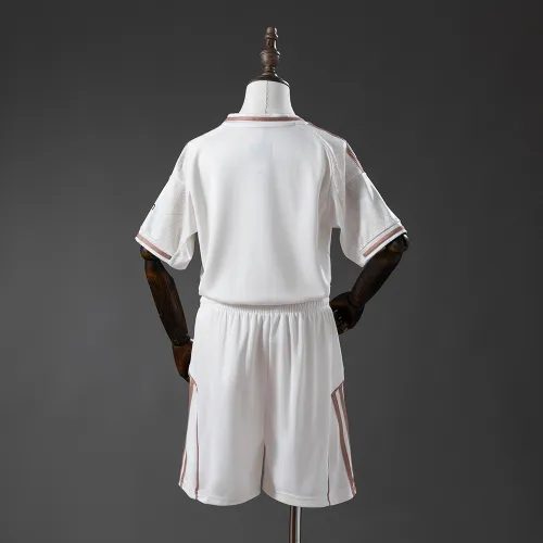 25/26 Nottingham Forest Away Kids Kit